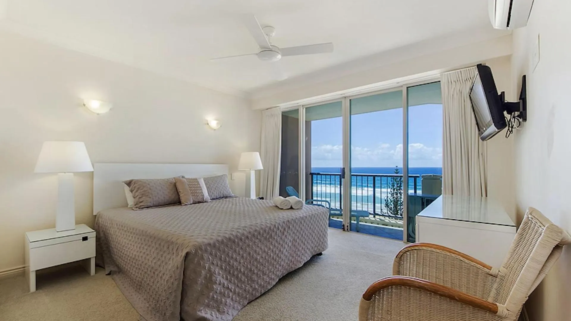 **** Aparthotel Oceana On Broadbeach Australia