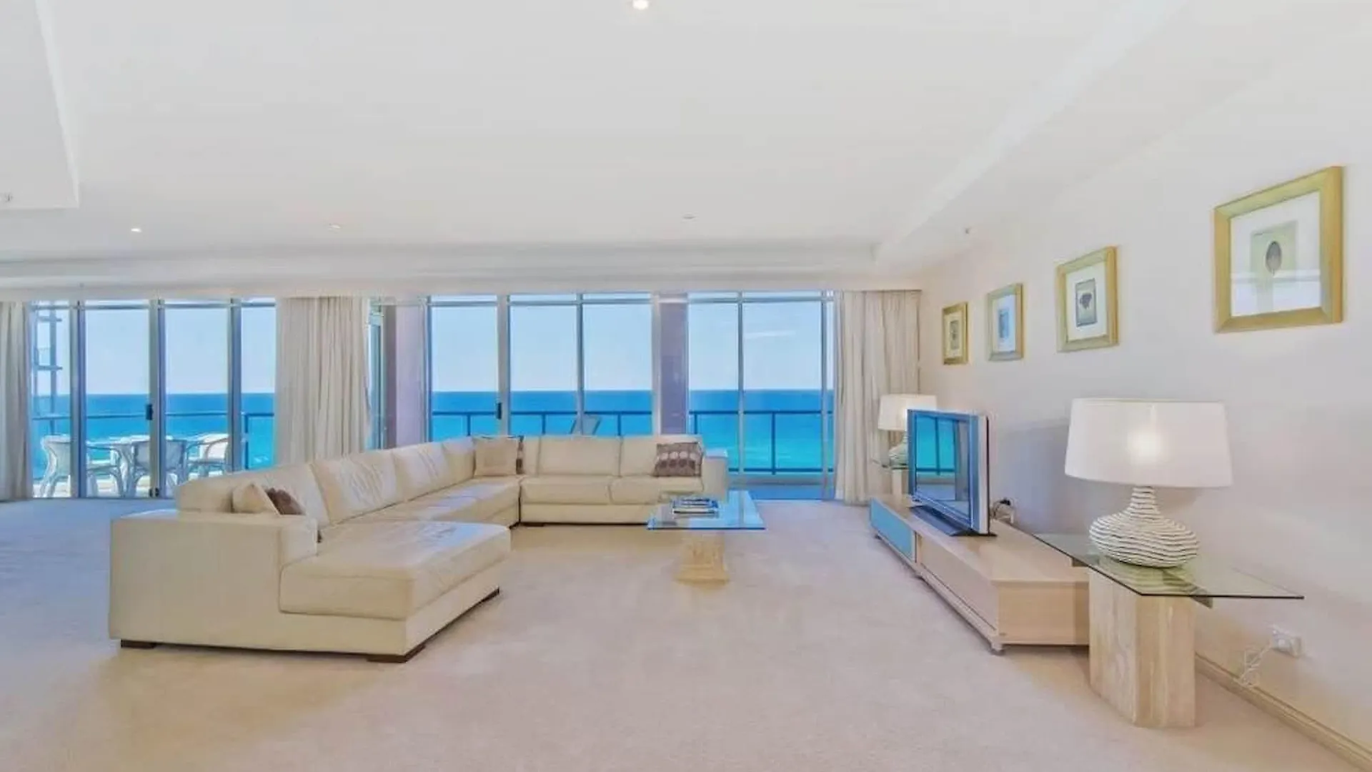 Oceana On Broadbeach 4*,