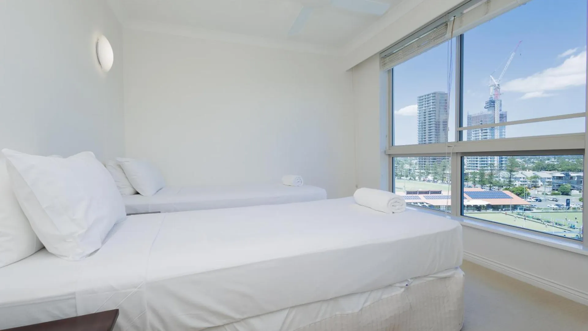 Oceana On Broadbeach 4*,  Australia